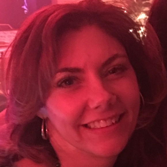 Meet your Posher, Lori - Picture 1 of 1
